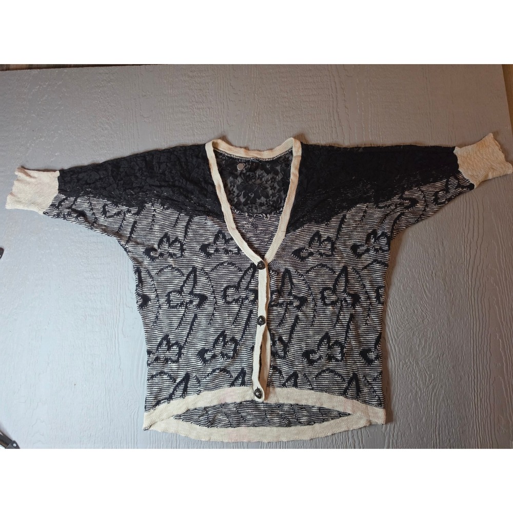 BKE Boutique Women Large Black White Lace Knit Button Front Cardigan BTOPD1228